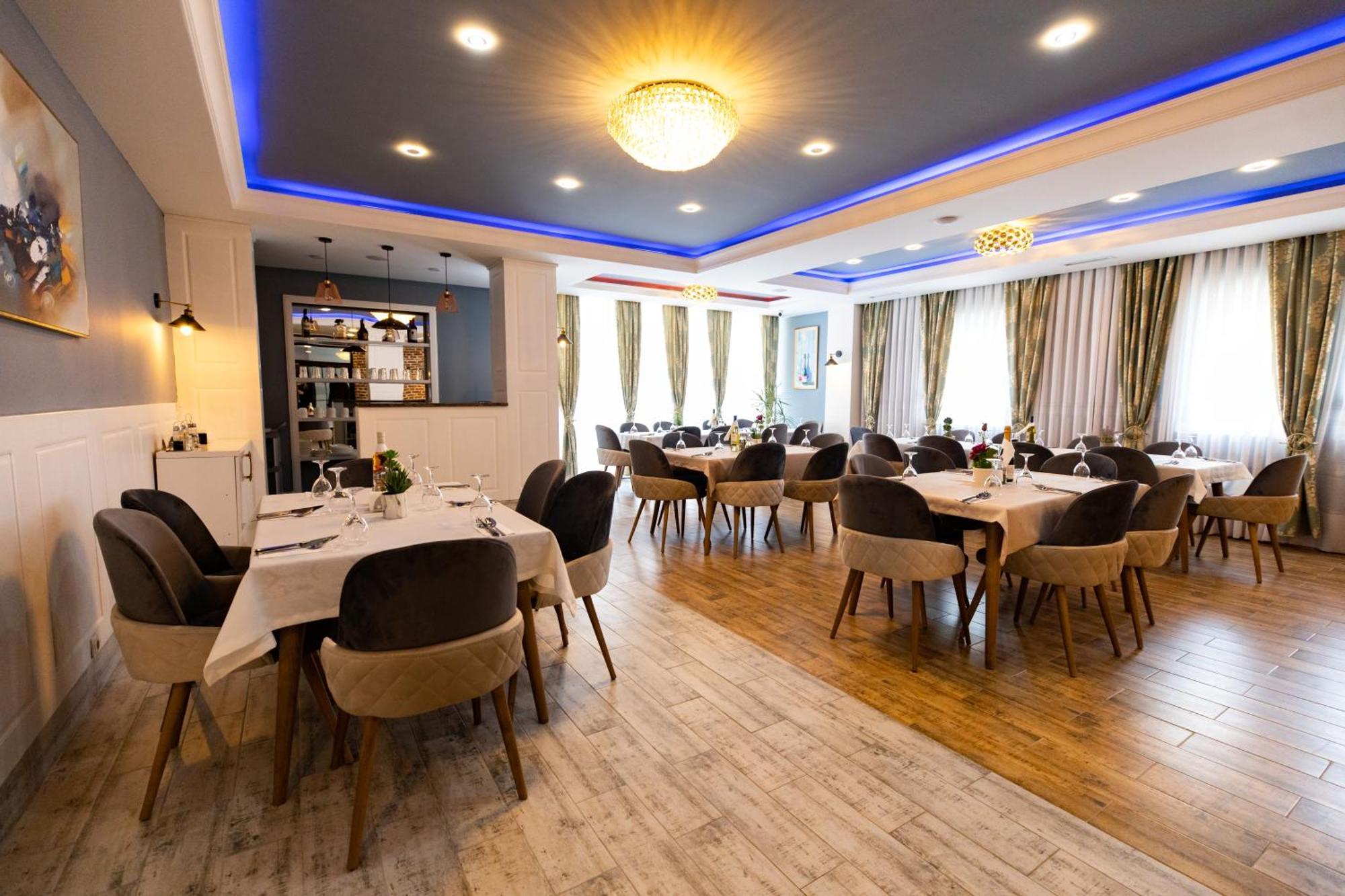 Dodona Aparthotel In Prishtina Pristina Exterior photo